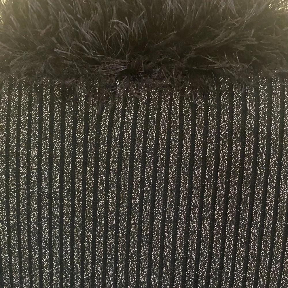 Lauren Michelle-Medium silver threads sweater w/black faux fur trim. EUC!! - Picture 9 of 12